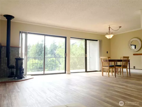 Bellevue, WA 98004,321 Bellevue WAY SE #403