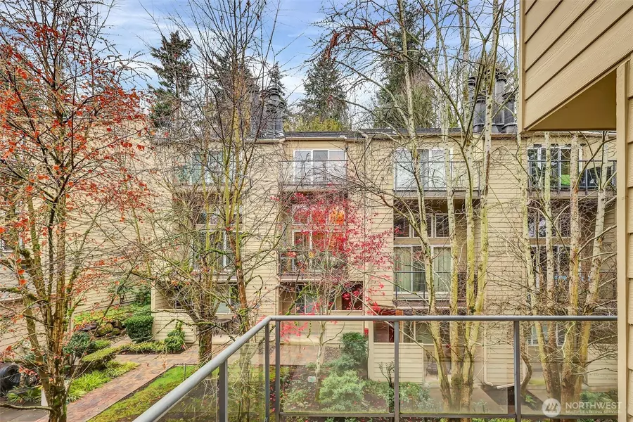 2937 76th AVE SE #33C, Mercer Island, WA 98040