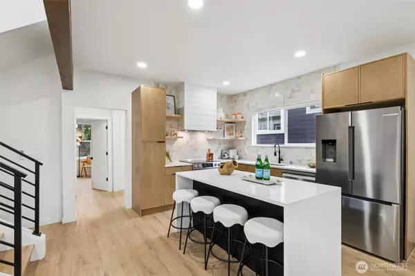 Seattle, WA 98118,4002 Courtland PL S