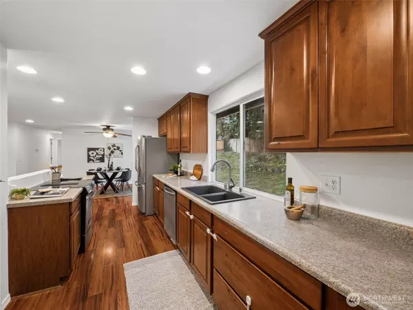 Puyallup, WA 98373,10208 55th AVE E