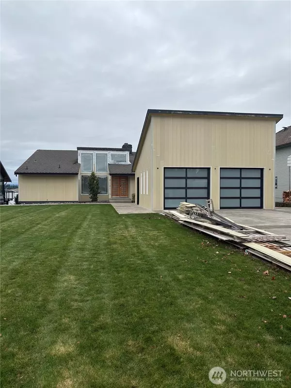 4433 185th AVE E,  Lake Tapps,  WA 98391