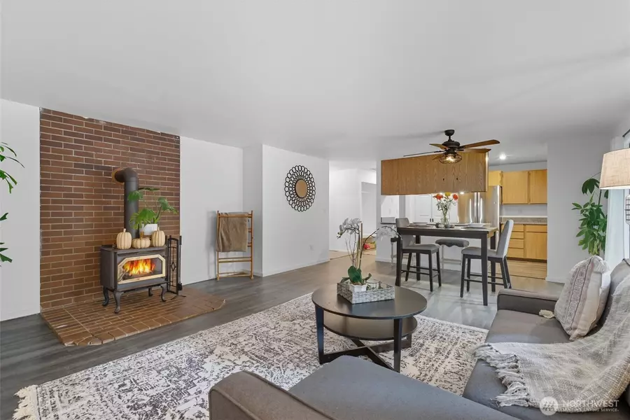 1210 NW Huckle DR, Bremerton, WA 98311