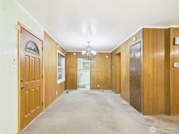 Shoreline, WA 98155,15822 26th AVE NE