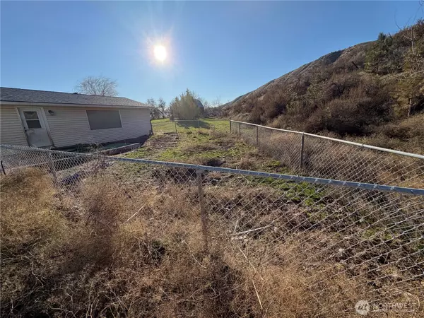 Okanogan, WA 98840,23227 Highway 20