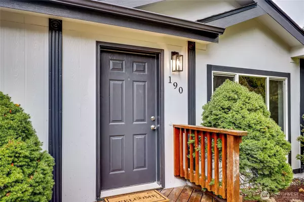 190 E Barnsby PL, Shelton, WA 98584