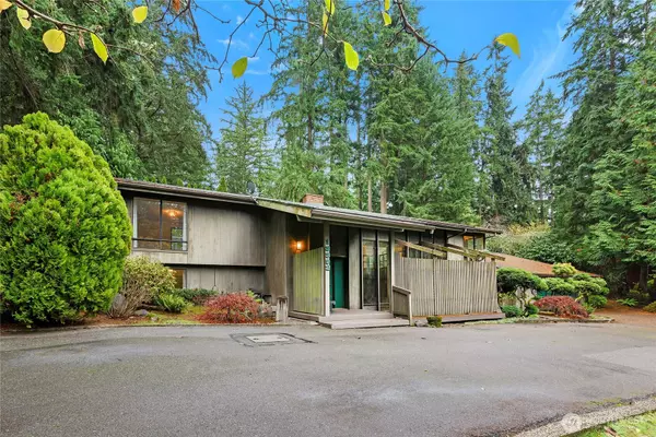Bainbridge Island, WA 98370,13392 Hidden Cove LN NE