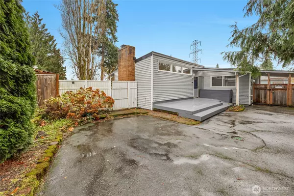 Kirkland, WA 98033,10745 126th AVE NE