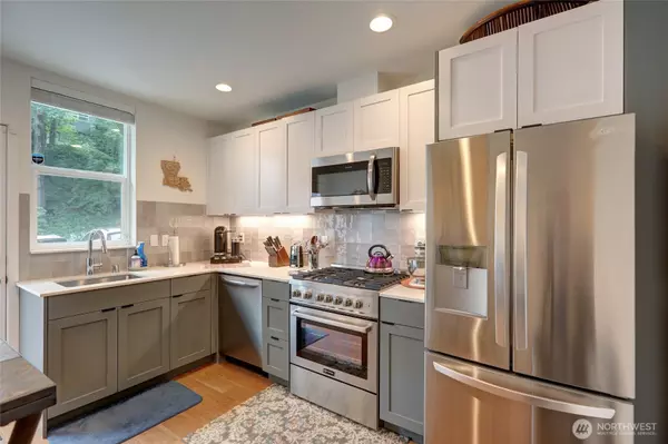 Seattle, WA 98106,3854 22nd AVE SW