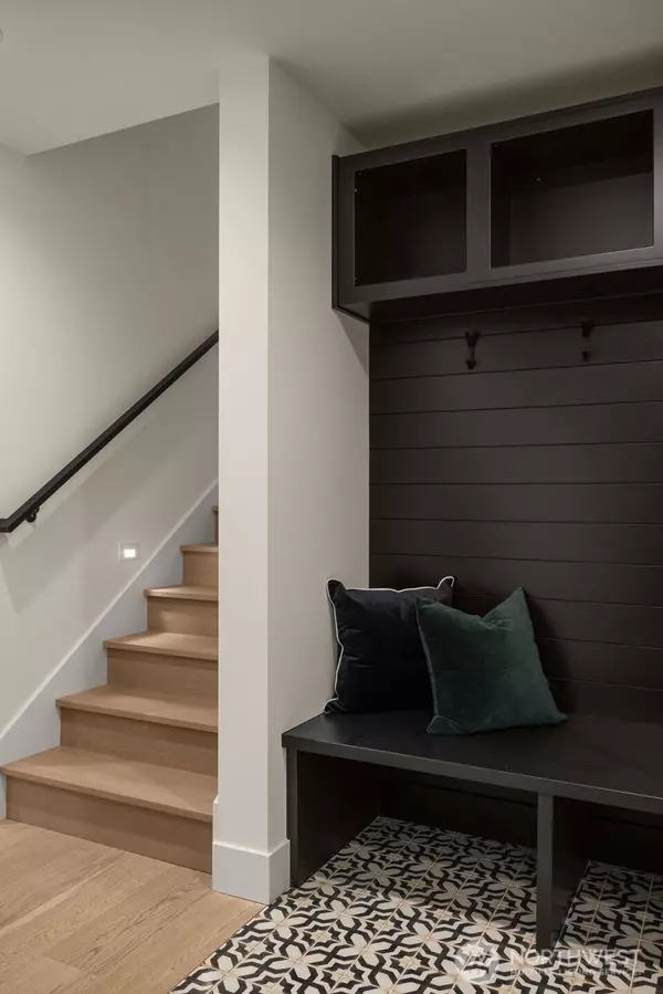 Seattle, WA 98119,807 W Armour ST