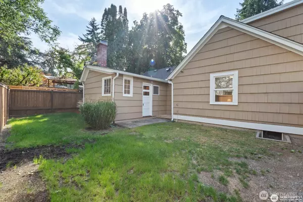 Seattle, WA 98125,10340 39th AVE NE