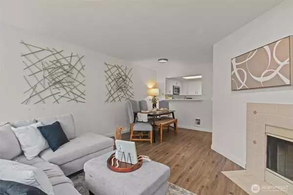 Federal Way, WA 98003,1825 S 330th ST #B2