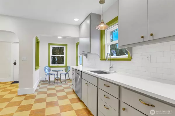 Seattle, WA 98108,6616 Flora AVE S