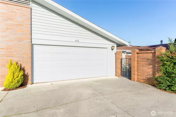 100 B Hilltop DR, Sequim, WA 98382