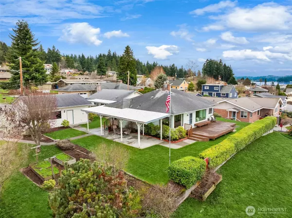 649 NE Sommerseth ST, Poulsbo, WA 98370