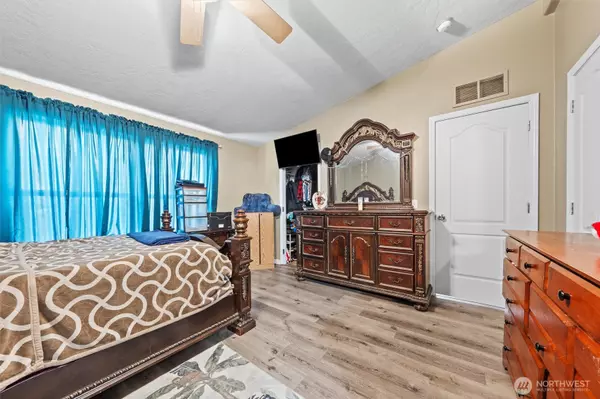 Soap Lake, WA 98851,20262 Road B.5 NE