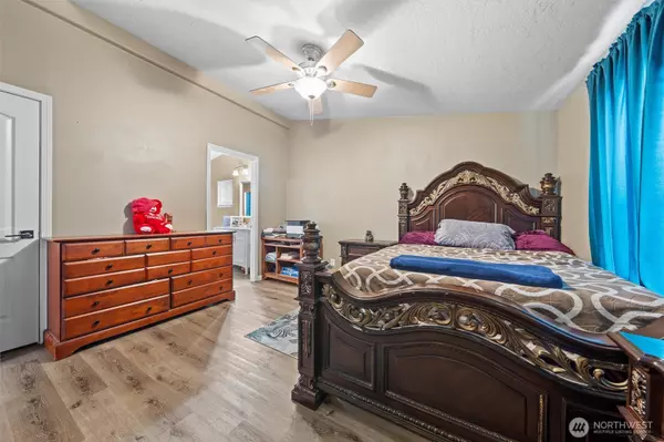 Soap Lake, WA 98851,20262 Road B.5 NE