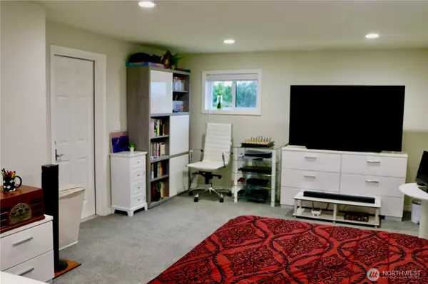 Lynden, WA 98264,924 E Grover ST