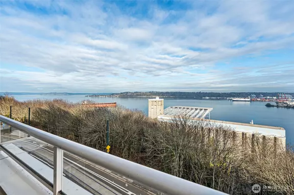 Tacoma, WA 98402,1 Broadway #513