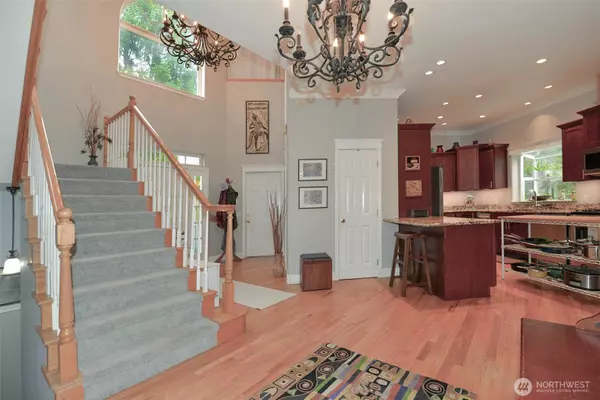 Edmonds, WA 98026,12117 Clearview DR