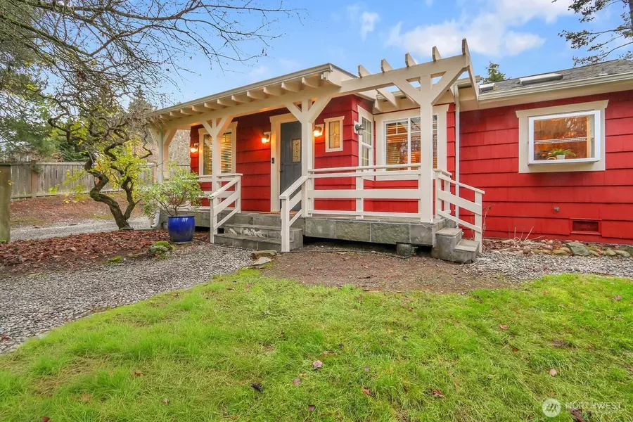 16305 27th AVE NE, Shoreline, WA 98155