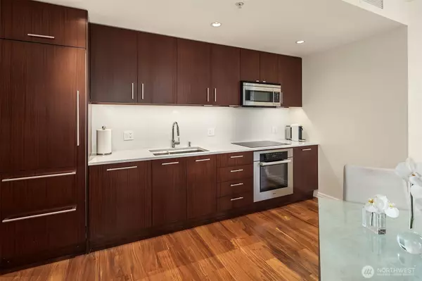 Bellevue, WA 98004,500 106th AVE NE #2009