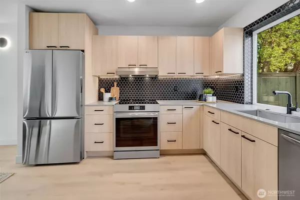 Seattle, WA 98118,4407 S Holly ST