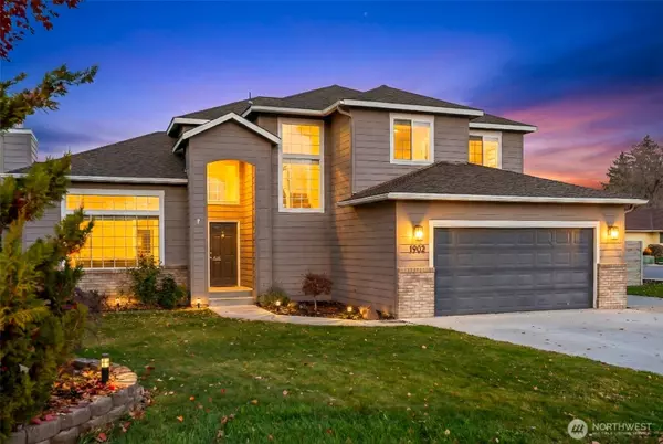 1902 Hideaway PL, Wenatchee, WA 98801