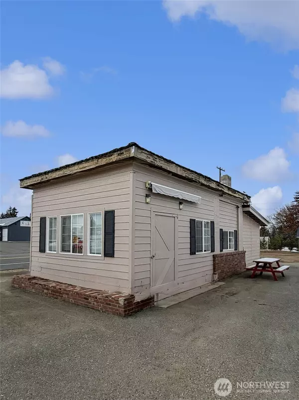 Waterville, WA 98858,127 W Locust St