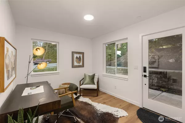 Kirkland, WA 98034,12701 NE 144th ST #C