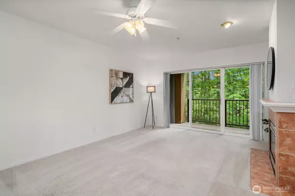 Kirkland, WA 98034,12439 NE Totem Lake WAY #106