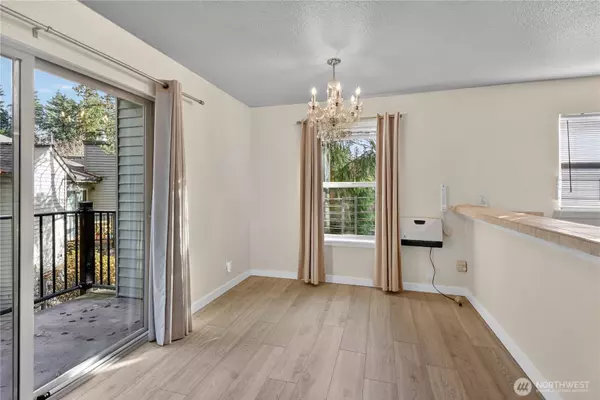 Redmond, WA 98052,9805 Avondale RD NE #S252