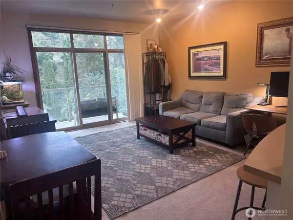 Bellingham, WA 98229,910 Gladstone ST #205