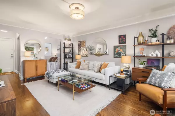 Seattle, WA 98102,325 Harvard AVE E #302