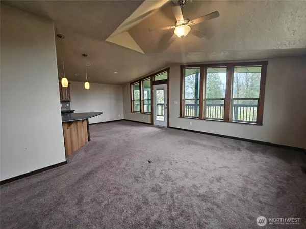 Shelton, WA 98584,575 N Sweetgrass LN