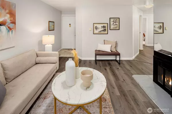 Bellevue, WA 98004,10330 SE 6TH Street #A2