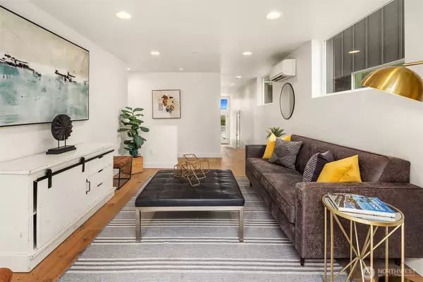 Seattle, WA 98125,13546 39th AVE NE