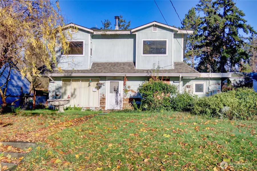 1040 W Shady LN, Oak Harbor, WA 98277