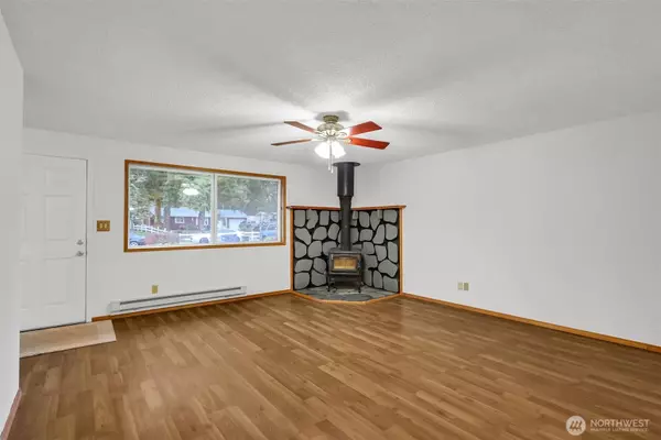 Puyallup, WA 98374,12302 114th AVE E