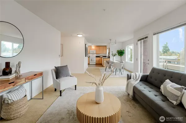 Seattle, WA 98125,12534 15th AVE NE #31