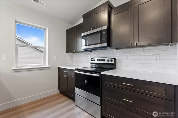 Moses Lake, WA 98837,202 N Sandy LOOP