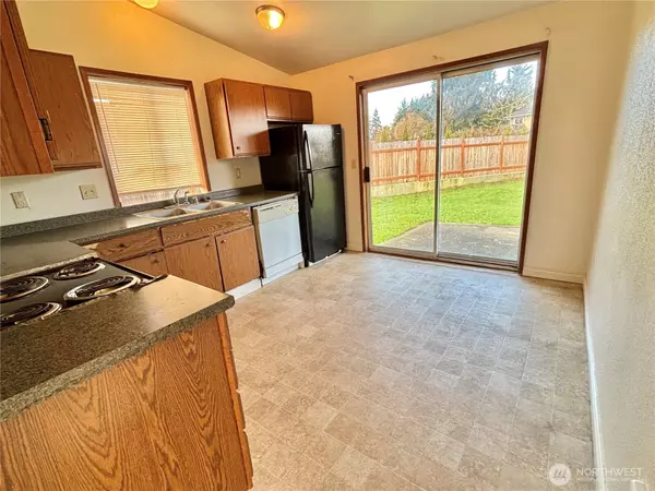 Tacoma, WA 98444,9302 S M ST