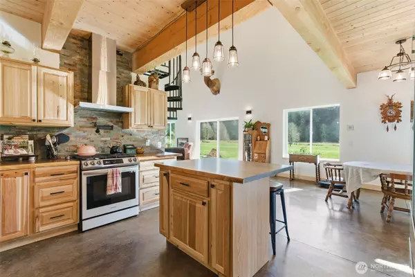 Skamokawa, WA 98647,314 E Valley RD