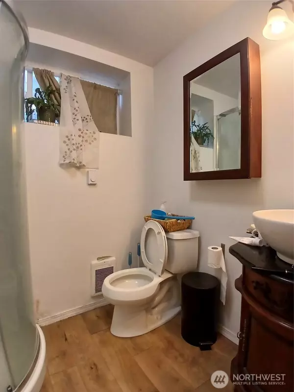 Seattle, WA 98115,6007 25th AVE NE #A