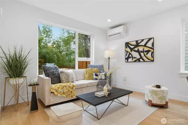 Seattle, WA 98117,6547 11th AVE NW #B