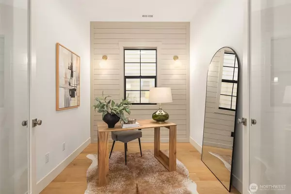 Bellevue, WA 98008,809 166th AVE NE