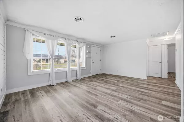 Kennewick, WA 99336,905 S Ione ST