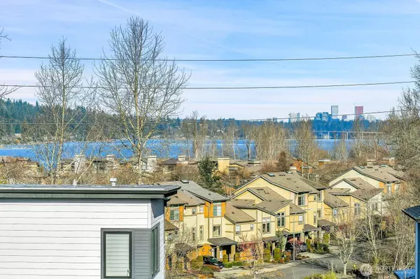 Renton, WA 98056,1113 N 39th CT