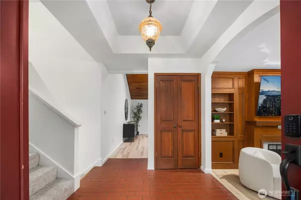 Maple Valley, WA 98038,25330 215th PL SE