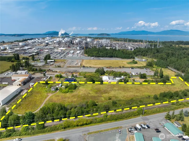 8595 Smith LN, Anacortes, WA 98221