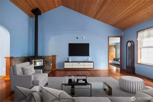 Olalla, WA 98359,15057 Stevens RD SE